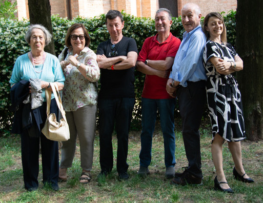 Gruppo dei tenori plein air, con maestra.